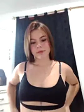 EmiNavarro online show from June 2026 03:25:01 AM