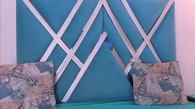 ninameduxx online show from April 2026 04:32:02 AM