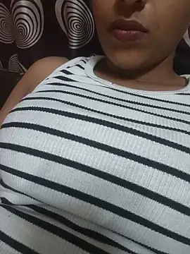 Snapshot of komalsharma99 chatting on June 2026 05:18:02 PM komalsharma99 online show from June 2026 05:18:02 PM