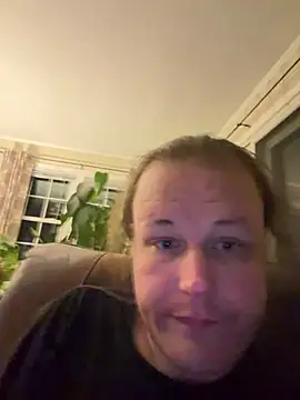 Snapshot of RaeganV chatting on February 2026 02:20:02 AM RaeganV online show from February 2026 02:20:02 AM