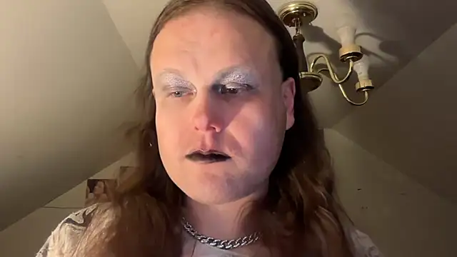 Snapshot of RaeganV chatting on March 2026 01:57:02 PM RaeganV online show from March 2026 01:57:02 PM