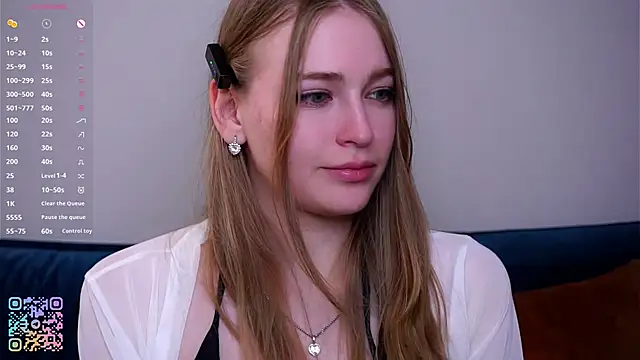 RowenaIanniello online show from April 2026 02:48:02 PM