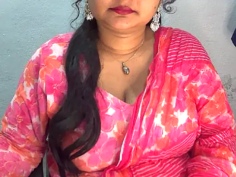 Snapshot of Saniya_K2 chatting on April 2026 03:43:01 PM Saniya K2 online show from April 2026 03:43:01 PM