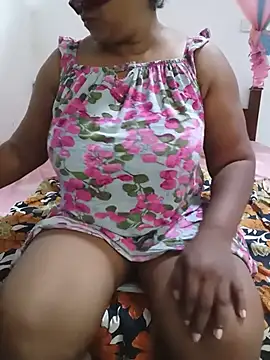 Snapshot of Dini_40 chatting on July 2026 10:19:02 AM Dini 40 online show from July 2026 10:19:02 AM