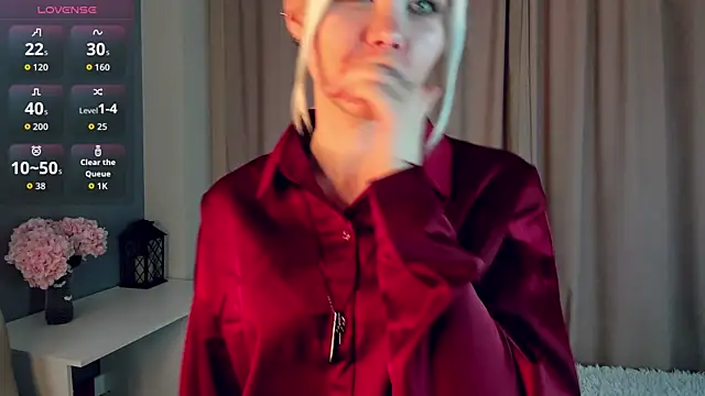 Snapshot of GoldenLenarz chatting on March 2026 11:05:02 AM GoldenLenarz online show from March 2026 11:05:02 AM