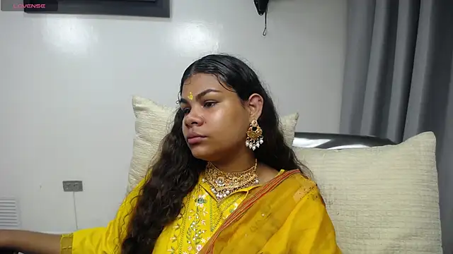 yaazhinii online show from April 2026 11:54:02 AM