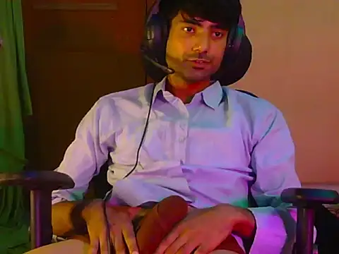 Snapshot of MorningLicker chatting on February 2026 08:05:02 PM MorningLicker online show from February 2026 08:05:02 PM