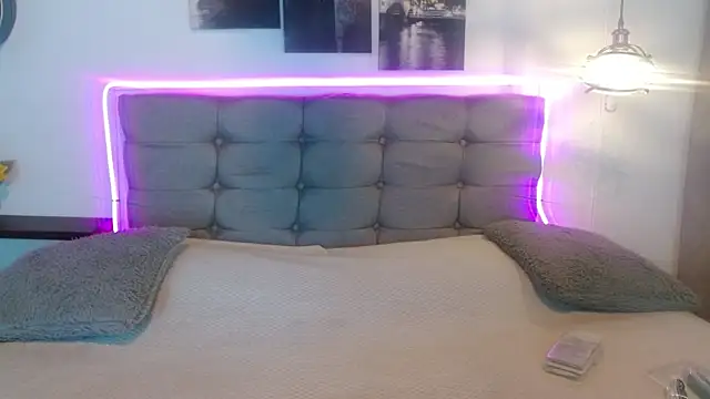 andreea xx online show from February 2026 01:33:02 PM