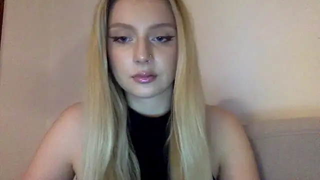 Snapshot of MayaWetDream chatting on February 2026 05:02:02 PM MayaWetDream online show from February 2026 05:02:02 PM