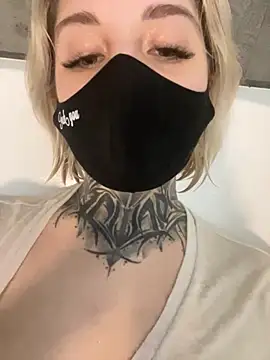 Snapshot of AllisonXAlfred chatting on February 2026 01:03:02 PM AllisonXAlfred online show from February 2026 01:03:02 PM