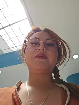 Snapshot of Mari-98 chatting on July 2026 05:37:01 PM Mari-98 online show from July 2026 05:37:01 PM