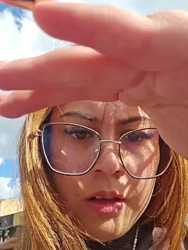 Snapshot of Mari-98 chatting on July 2026 08:52:02 PM Mari-98 online show from July 2026 08:52:02 PM