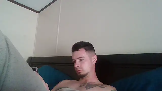 midnightsinz online show from April 2026 07:36:01 PM