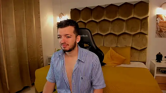 Logan Wolf-js online show from April 2026 12:17:02 PM