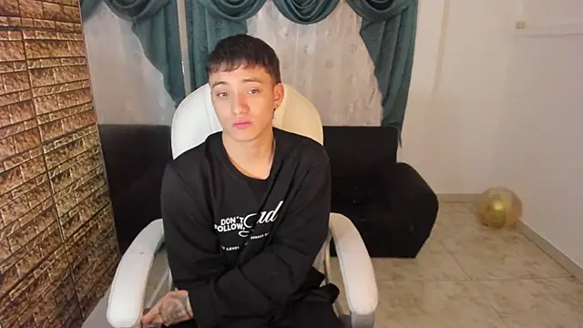 Snapshot of Wesleey-Boy chatting on February 2026 07:32:02 PM Wesleey-Boy online show from February 2026 07:32:02 PM