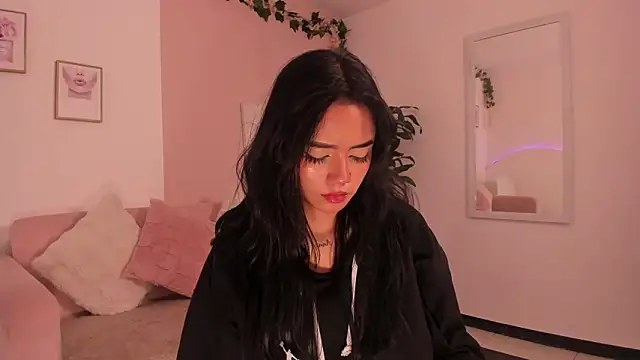 Snapshot of Mila_jenner chatting on February 2026 01:18:02 PM Mila jenner online show from February 2026 01:18:02 PM