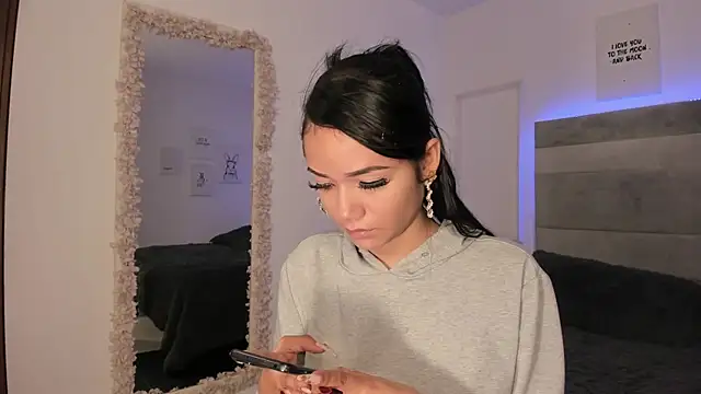 Mila jenner online show from April 2026 06:19:01 AM