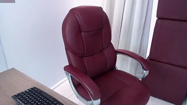 MiaAllure online show from April 2026 04:04:01 PM