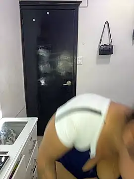 Snapshot of big_booty_girl chatting on February 2026 01:24:02 AM big booty girl online show from February 2026 01:24:02 AM