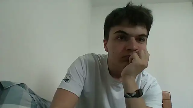 MrPine19 online show from April 2026 02:20:01 AM