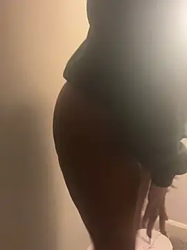 Snapshot of browncutie7 chatting on February 2026 11:21:02 PM browncutie7 online show from February 2026 11:21:02 PM