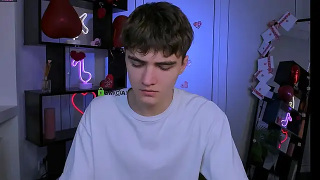 Snapshot of emil_lucky chatting on February 2026 11:19:01 AM emil lucky online show from February 2026 11:19:01 AM