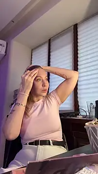 LovelyMiley online show from February 2026 01:44:01 PM