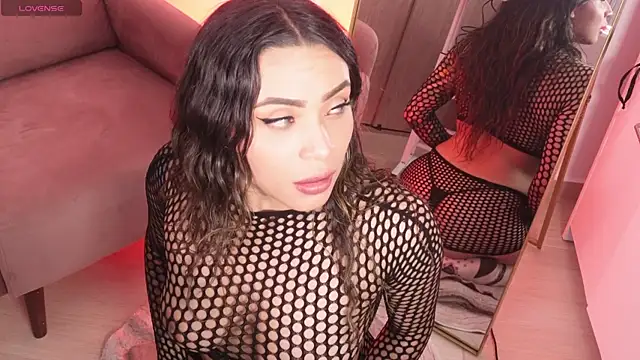 lara bombshell  online show from April 2026 01:11:01 AM