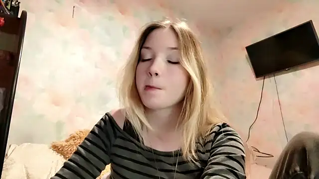 TiaBIanks online show from April 2026 11:02:02 AM