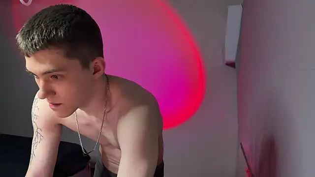 cronck52 online show from April 2026 07:07:02 PM