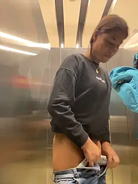 Romie rous online show from March 2026 07:52:01 PM