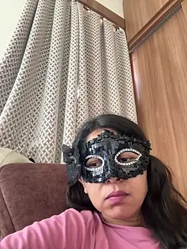raavigirl online show from May 2026 06:32:03 AM