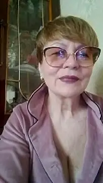 Snapshot of SophieBurns chatting on May 2026 10:31:01 AM SophieBurns online show from May 2026 10:31:01 AM
