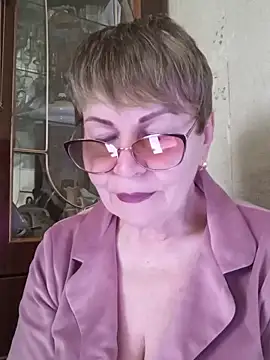 Snapshot of SophieBurns chatting on May 2026 09:40:01 AM SophieBurns online show from May 2026 09:40:01 AM