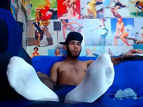 warmNoah online show from April 2026 07:58:02 PM