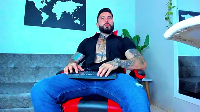 Snapshot of Alessrose chatting on March 2026 07:42:01 PM Alessrose online show from March 2026 07:42:01 PM