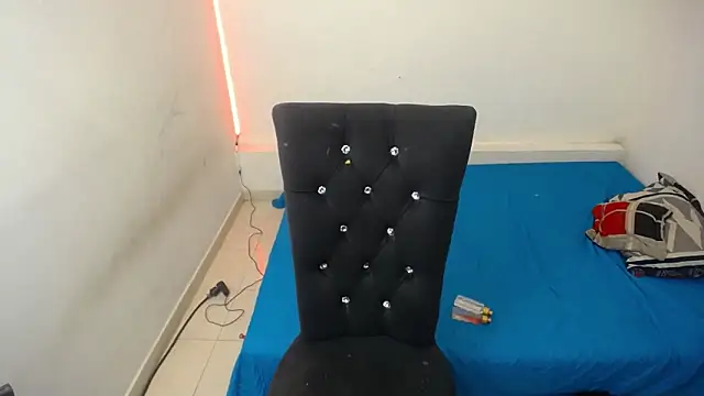 Naomy Reiden online show from February 2026 06:25:01 PM