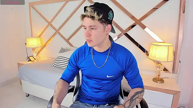 Snapshot of rayan_linxx chatting on February 2026 07:20:02 PM rayan linxx online show from February 2026 07:20:02 PM