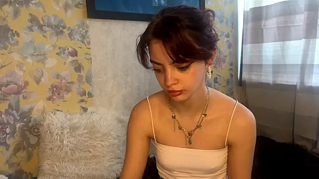 Snapshot of CassyVixen chatting on May 2026 04:37:01 PM CassyVixen online show from May 2026 04:37:01 PM