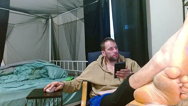 cguffey2284 online show from February 2026 12:58:02 PM