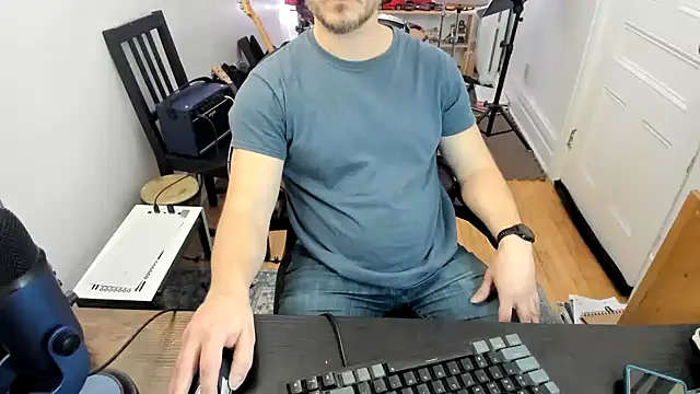 Snapshot of DebatedVacancy chatting on February 2026 05:51:02 PM DebatedVacancy online show from February 2026 05:51:02 PM