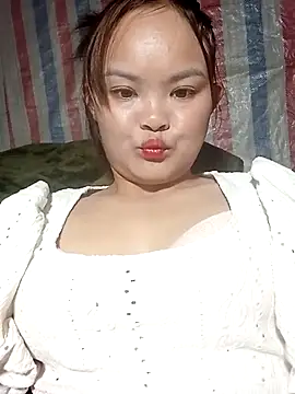 Snapshot of Luminana chatting on February 2026 02:26:02 AM Luminana online show from February 2026 02:26:02 AM