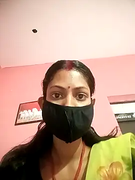 Snapshot of BIG_QWEEN_NO1 chatting on February 2026 07:04:01 AM BIG QWEEN NO1 online show from February 2026 07:04:01 AM