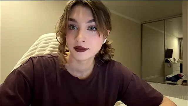 ElliKrovel online show from February 2026 02:03:02 PM