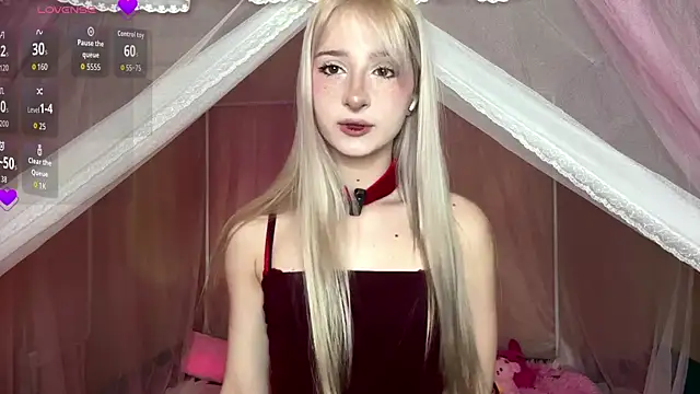 Snapshot of EvaQT chatting on February 2026 07:31:02 AM EvaQT online show from February 2026 07:31:02 AM