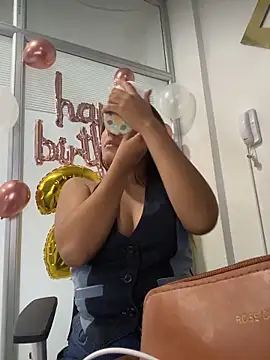 Emily Harpeer online show from February 2026 11:39:01 AM