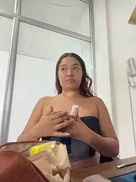 Emily Harpeer online show from April 2026 11:41:01 AM