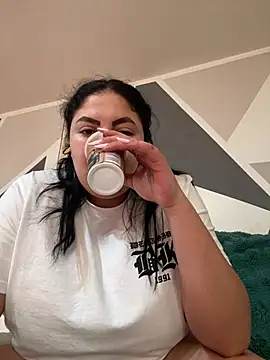 Snapshot of Amber_Sinn chatting on July 2026 04:18:01 AM Amber Sinn online show from July 2026 04:18:01 AM