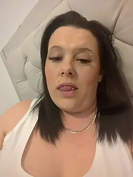 Snapshot of louisa36 chatting on February 2026 10:58:01 PM louisa36 online show from February 2026 10:58:01 PM