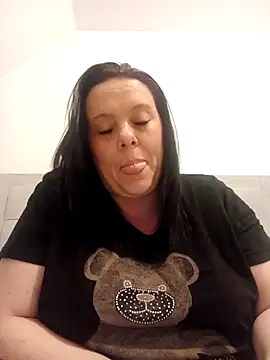 Snapshot of louisa36 chatting on February 2026 02:34:02 AM louisa36 online show from February 2026 02:34:02 AM